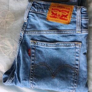 Wedgie Skinny Levi’s
